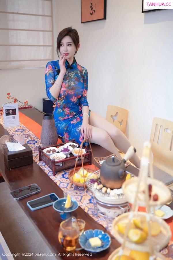 周妍希 奶瓶土肥圆 [XiuRen]高清写真图 2024.02.22 No.8127 Carol周妍希X 丝袜美腿第10张图片